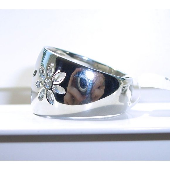 STAINLESS STEEL Open Work Flower Design Dome Ring - Picture 7 of 14